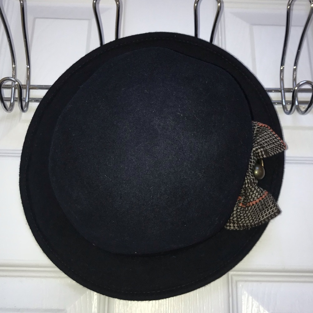 Hat - Picture 2 of 2